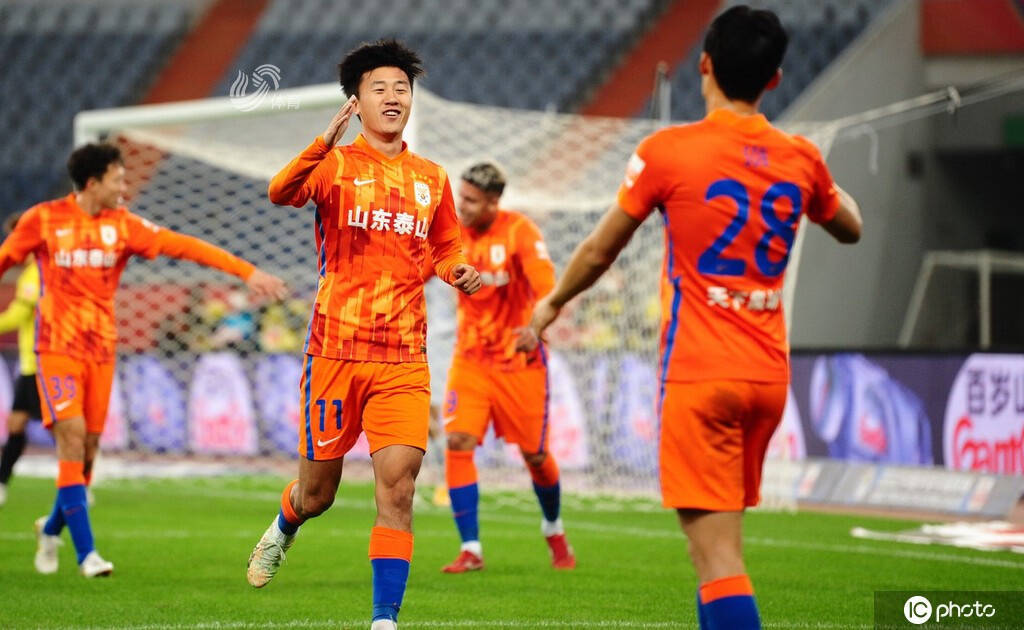 问鼎娱乐-击剑杯赛上演强强对话，庐州霹雳队大胜陇右天虎队，战术调整见效；外援联手发威的简单介绍