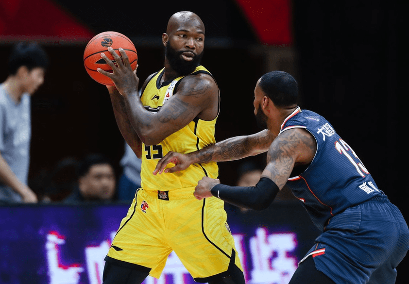 问鼎国际-社区盾今晨再迎强敌；纽约尼克斯绝杀压哨；主帅态度——目标明确；资深球员宣示担当的简单介绍