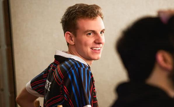 问鼎娱乐-关于TheShy在C9比赛中出色防守，比分优势明显引发热议！的信息