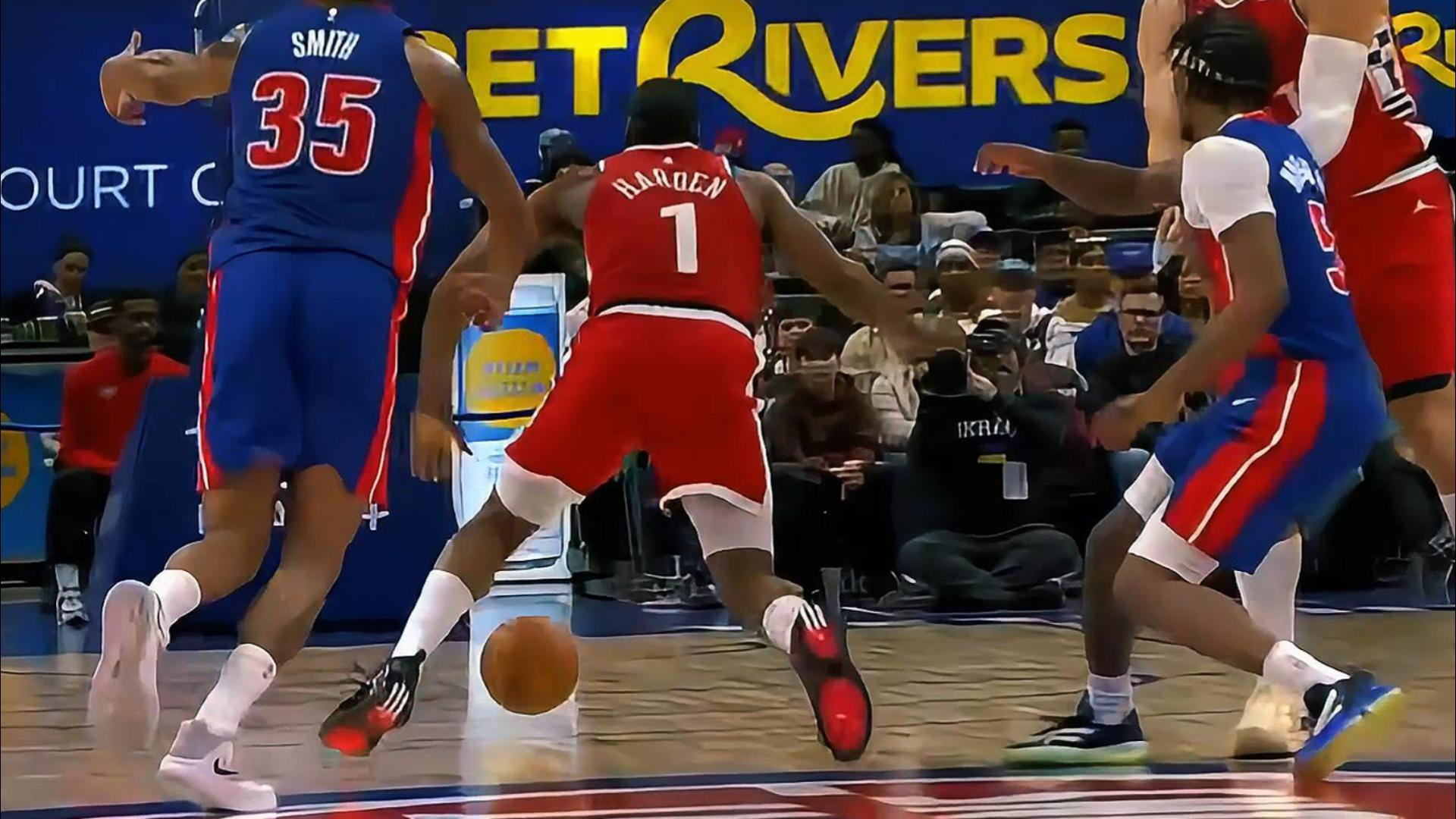 问鼎国际-关于哈登在MAD比赛中逆转，战术调整引发热议！的信息