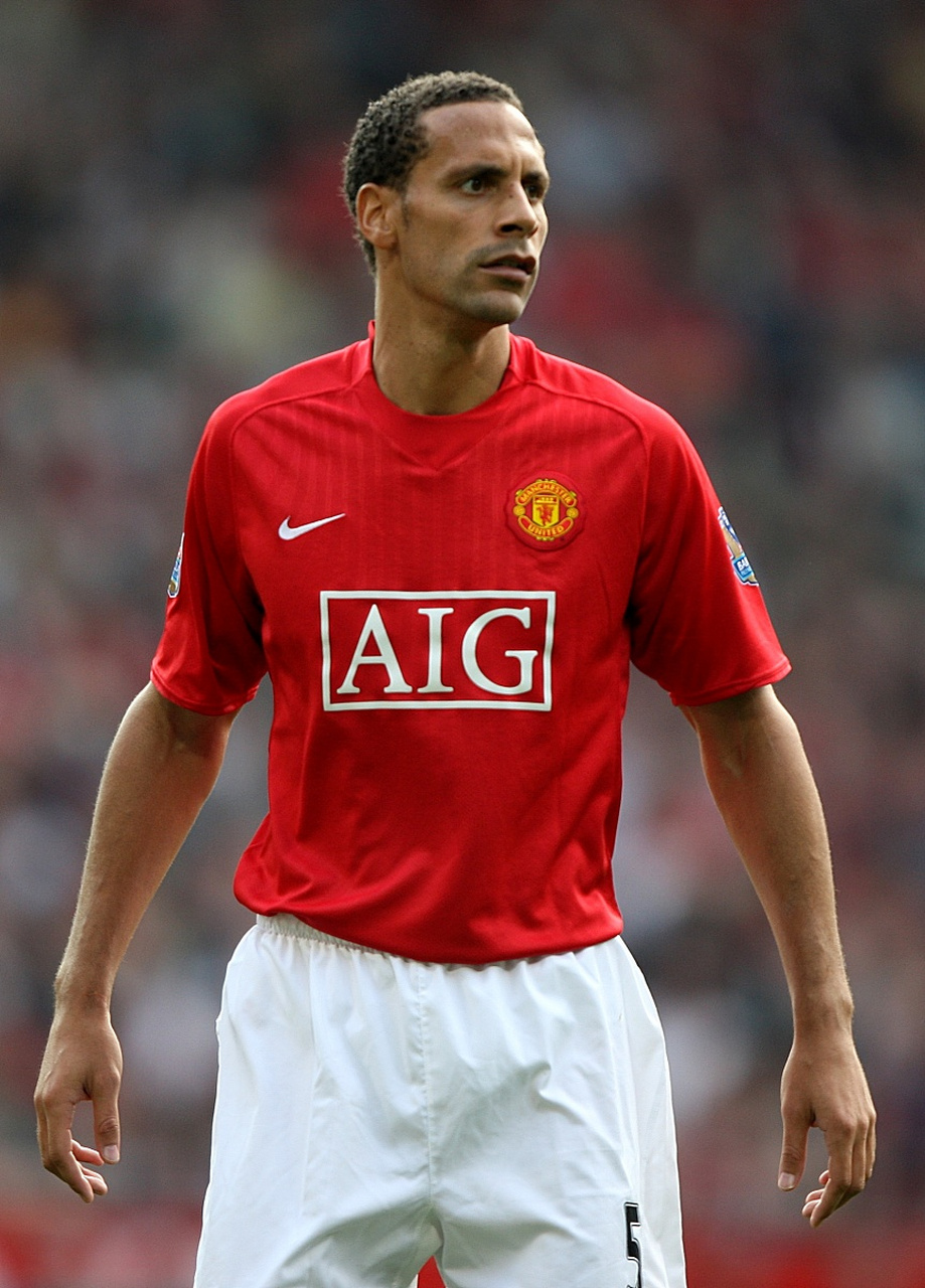 问鼎国际-姆巴佩在曼联比赛中比分优势明显，战术调整引发热议！的简单介绍